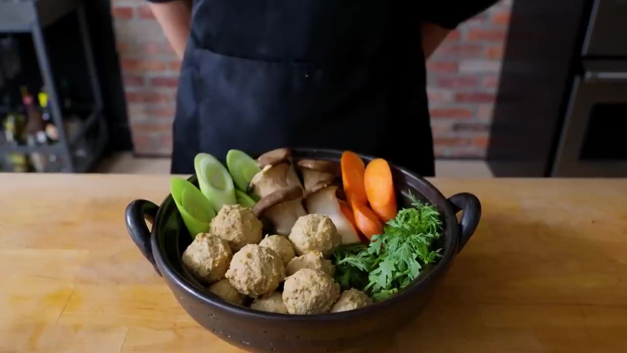 How to Make the Chicken Meatball Hotpot from Jujutsu Kaisen