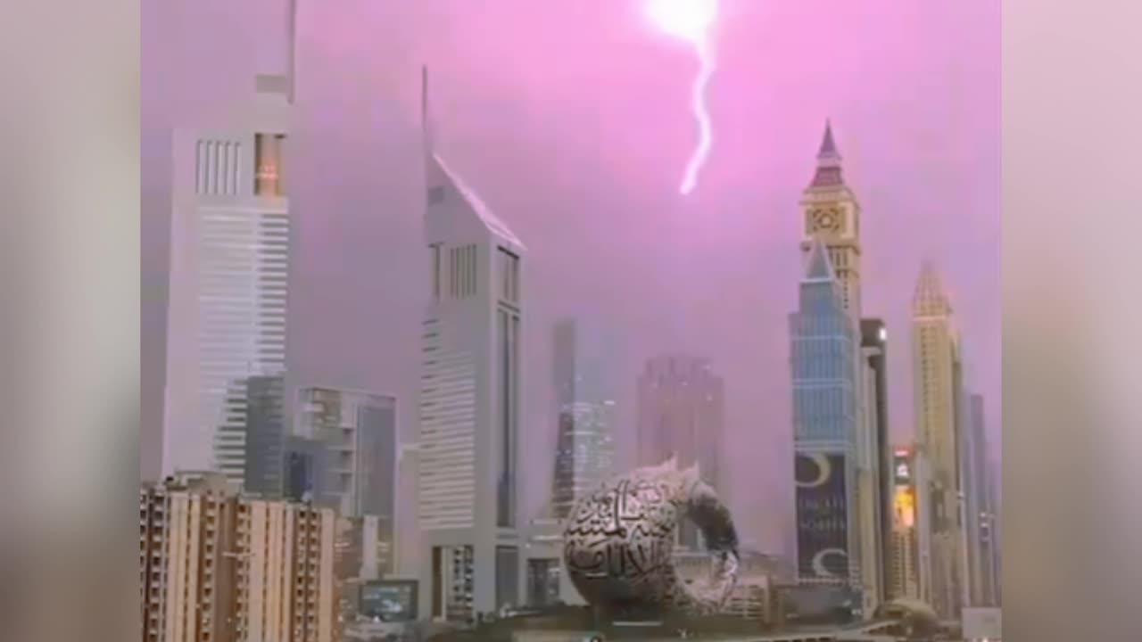 Inusual lluvia en Dubai - Emiratos Árabes Unidos (16/04/2024)