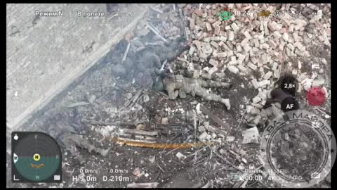 Soldiers taking heavy fire !! ( Graphic ) !!