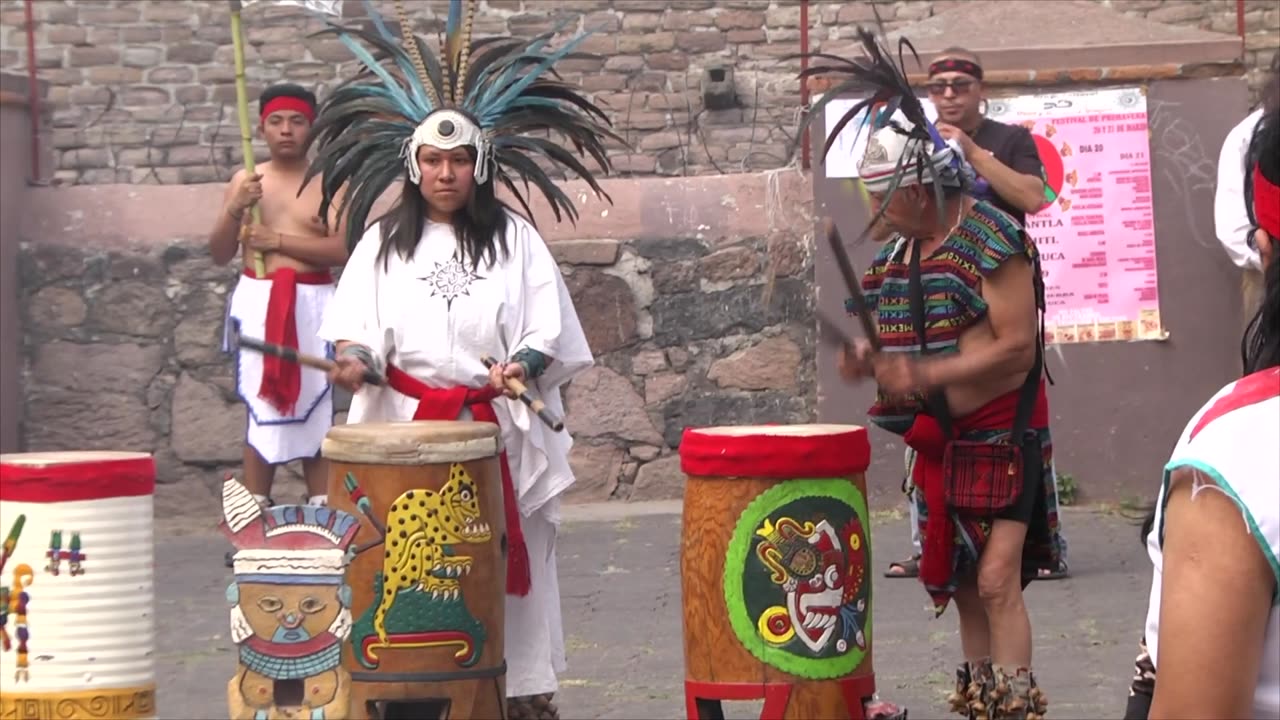 Mexico Pyramid People