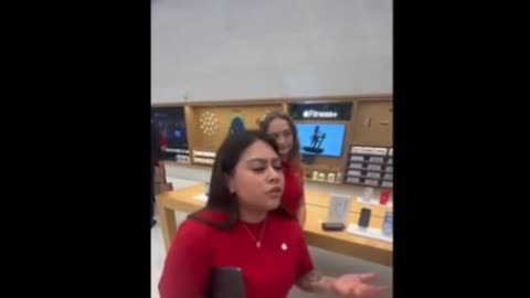 Jewish man is angry with Apple store employee 🙄