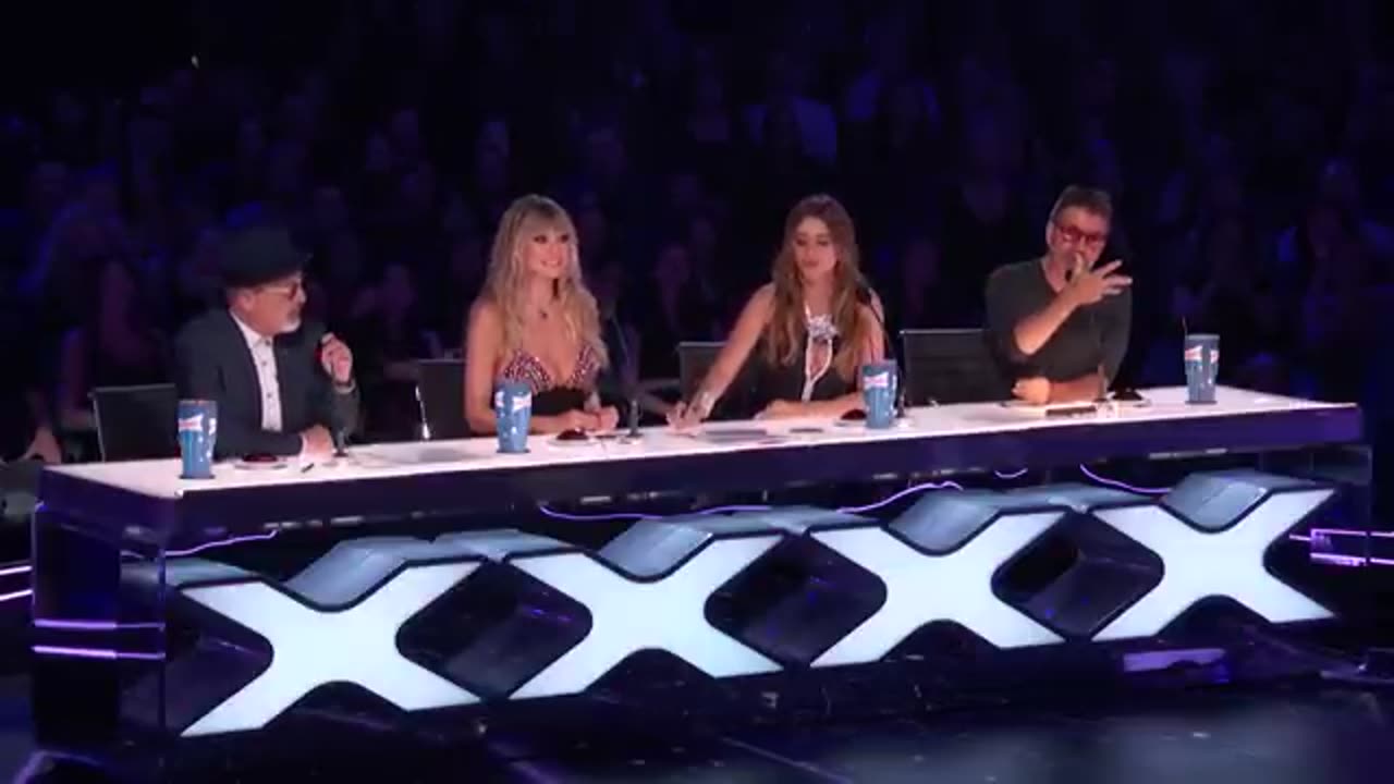 Mariandrea Delivers AMAZING dance | You've never seen dance quite like this! | Qualifiers | AGT 2023