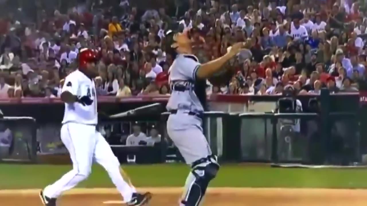 Jorge Posada catching a baseball bare-handed will always be incredible