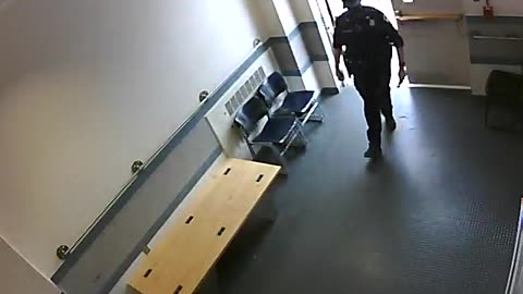 1657HQOB02PrisonerProcessingLobby_2021-01-06_12h20min00s577ms.mp4
