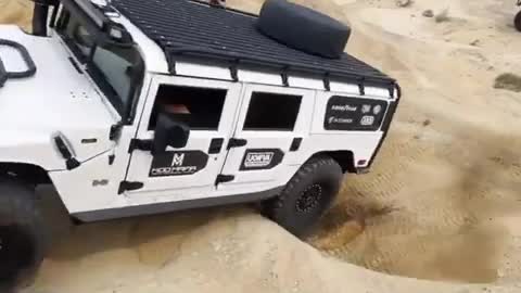 hummer offroading