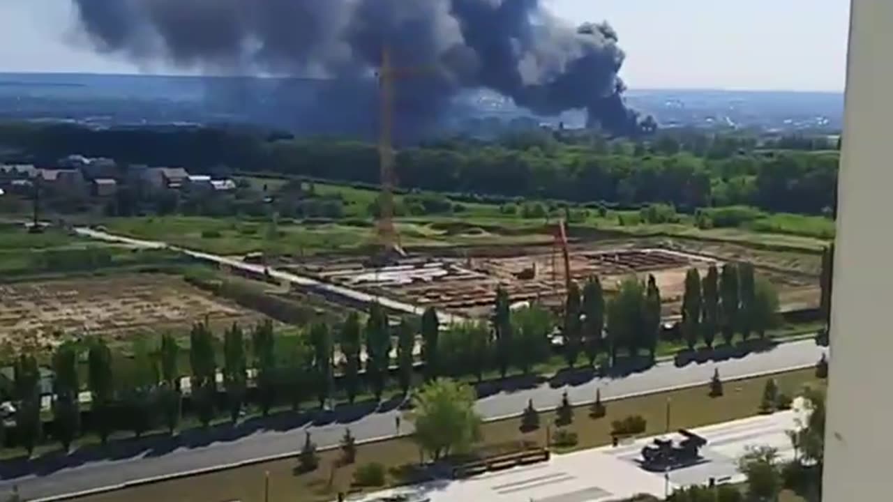 🔥🔥🔥 Kursk. Strong fire continues. Local residents say that military unit is P1