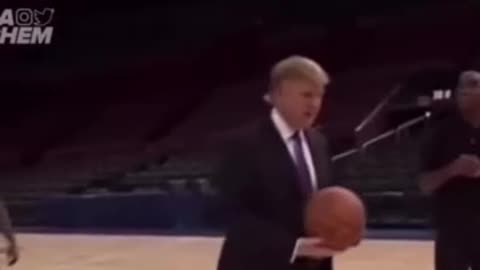 TRUMP❤️🇺🇸🥇⭐️SCORE’S HIGHER AT THE POLLS💙🇺🇸✨🏆⛹️‍♂️⭐️