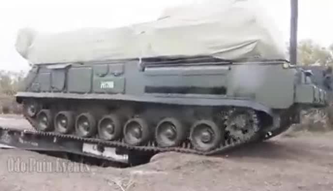 Russia sending in lots of real weapons and tanks to Ukraine. Now the real war is about to start now.