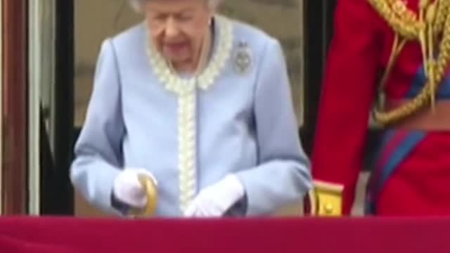 Queen Elizabeth arrives on the balcony for her Platinum Jubilee