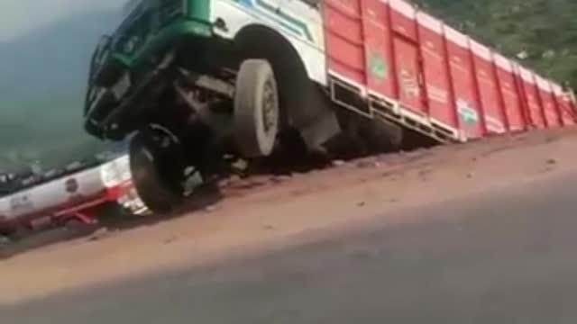 Truck in india accident videos