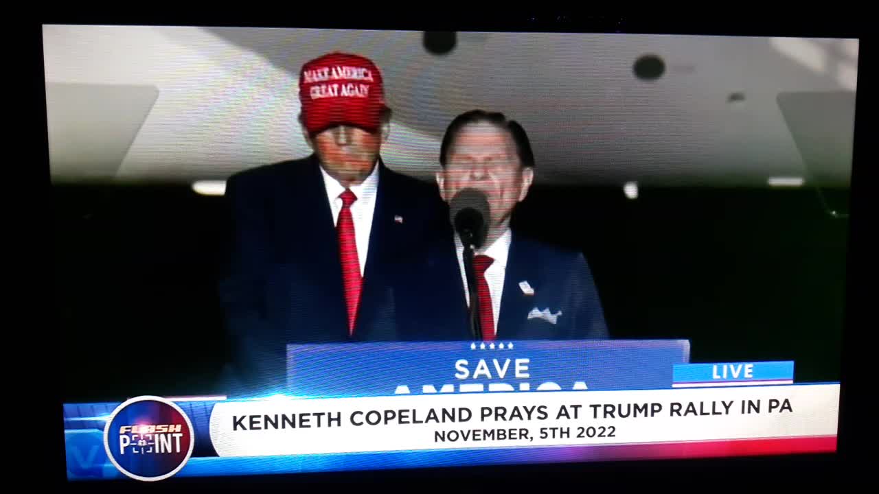 Kenneth Copeland prays at Trump Rally in PA