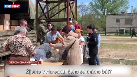 Obyvatelé Chersonu vypráví o bombardování ukrajinskou armádou