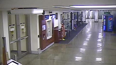 3061RHOBG3SubwaynearCreditUnion_2021-01-06_00h40min00s163ms.mp4