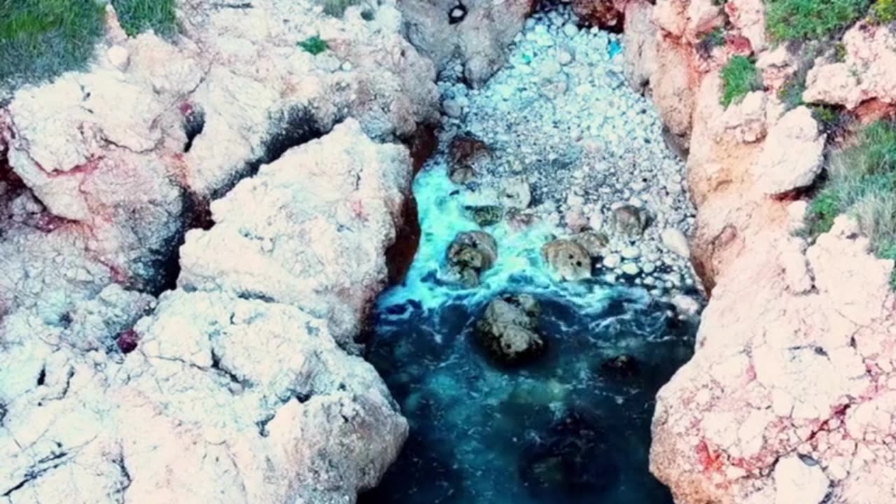 Cala Deià Beach - Mallorca's Picturesque Paradise