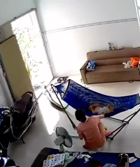 How long will it take you to notice the snake