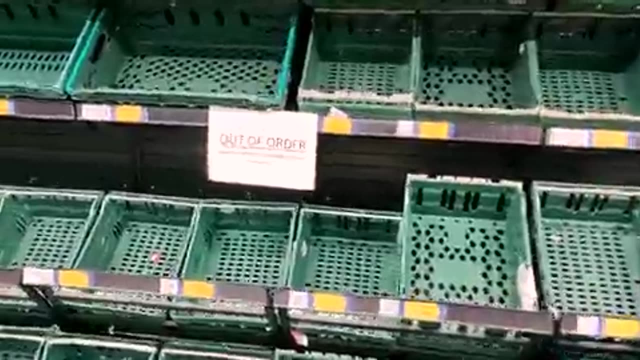 «ΔΕΛΤΙΟ» στις αγορές λαχανικών στη Βρετανία – Ελλείψεις και άδεια ράφια