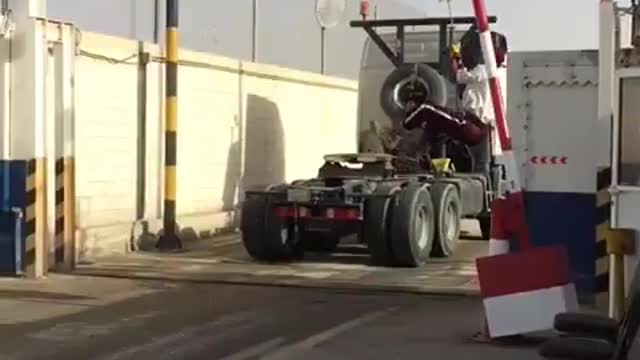 Manpower parking pole