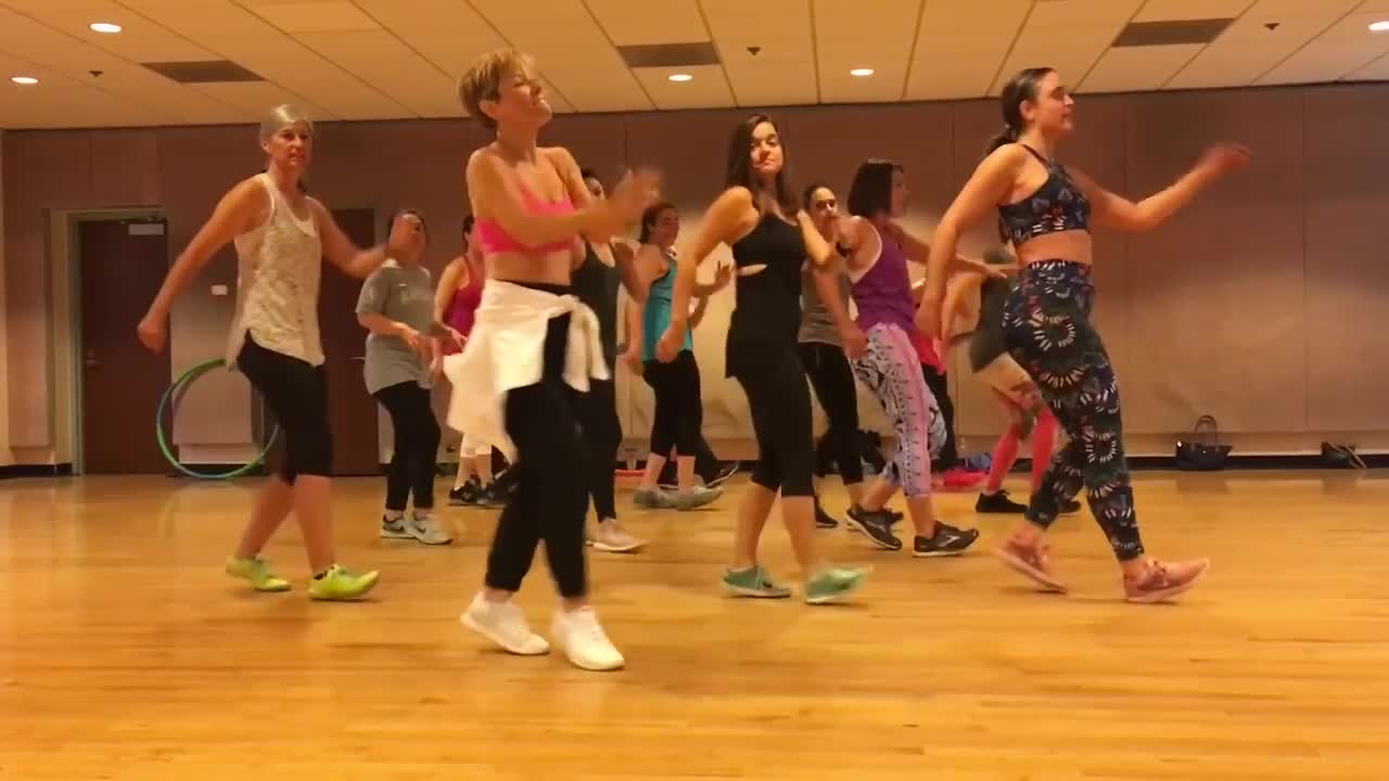 “CON CALMA” Daddy Yankee Katy Perry feat Snow - Dance Fitness Workout Valeo Club