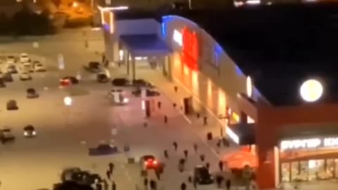 🔫👀 Shots fired at a supermarket parking lot in Tyumen, Russia!