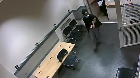 1657HQOB02PrisonerProcessingLobby_2021-01-06_21h40min00s843ms.mp4