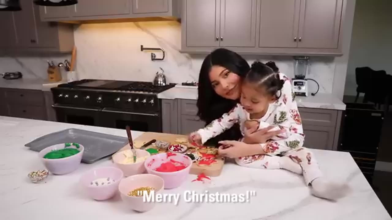 Kylie Jenner: Christmas Cookies With Stormi