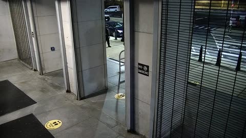 3815FHOB012ndStreetDoorExterior_2021-01-06_00h40min00s527ms.mp4