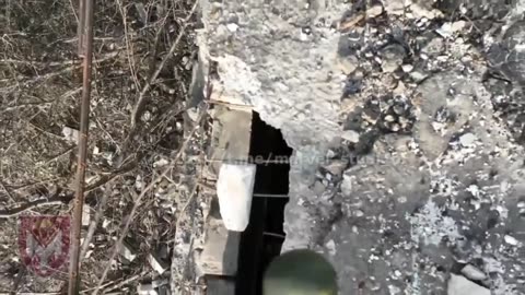 Incredible Grenade Drop Into a Hole in a Wall