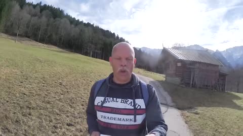 VIDEO INTERROMPIDO - EUA FORNECIMENTO DE ARMAS CHINESAS A RUSSIA; PEQUIM CONTRADIZ; EU INDIGNADO
