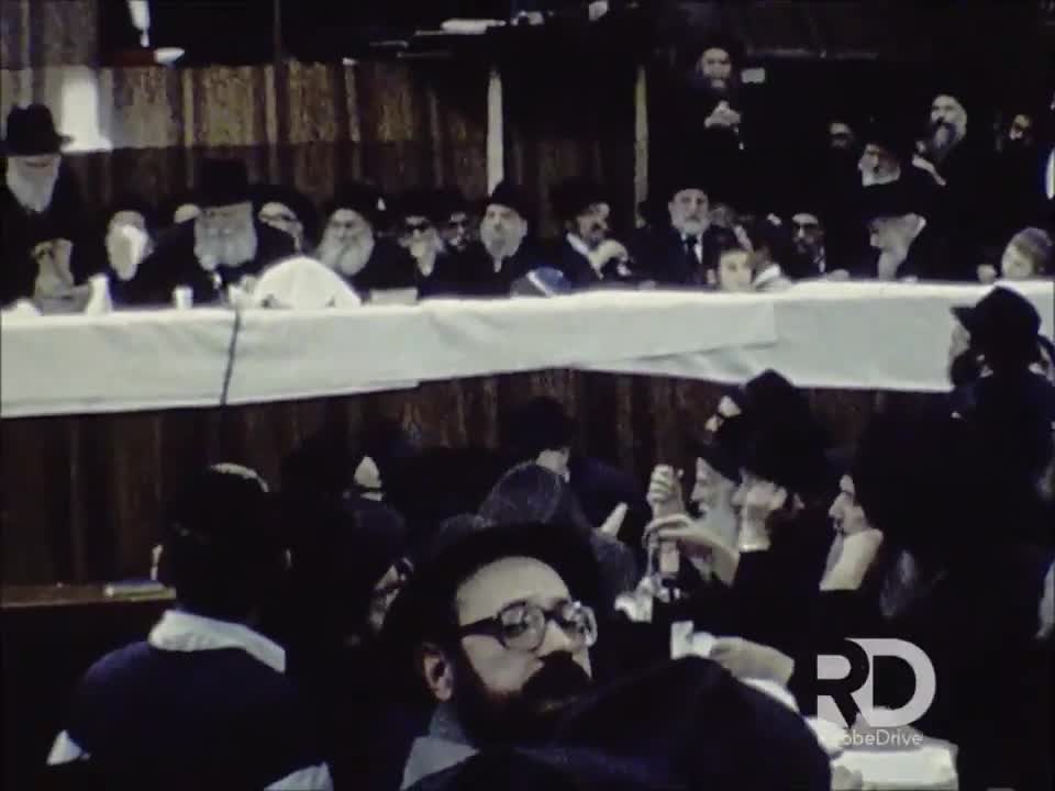 9. Vov Tishrei 5743, Expert of Farbrangen (Freidin) = ו' תשרי תשמ"ג
