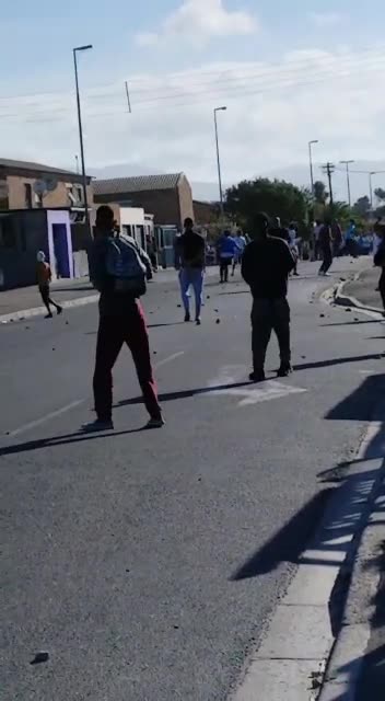 Child gangs wreak havoc: Stone-throwing and fights rock Manenberg