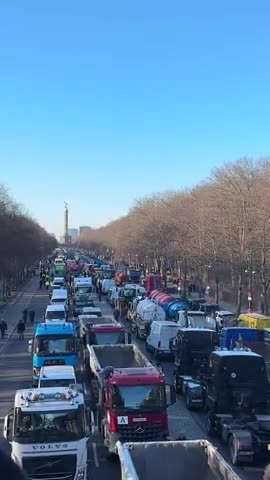 Berlin Paralyzed by Nationwide Farmer Protests