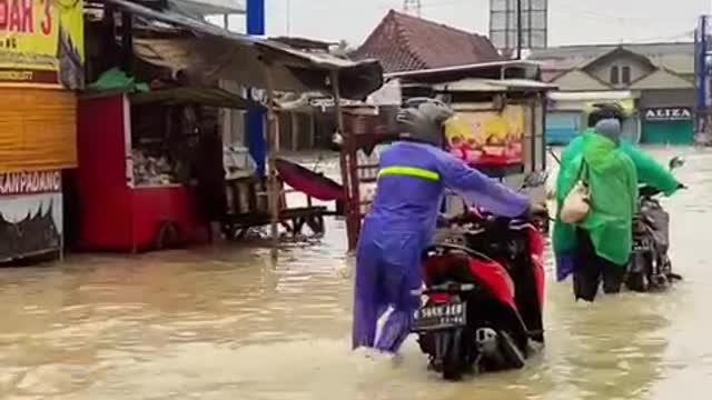 Banjir jawa tengah banyak rumah pada tenggelam