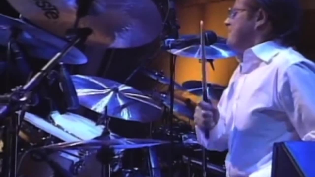 Eagles - Hotel California (1998 Rock And Roll Hall of Fame Awarding Ceremony)