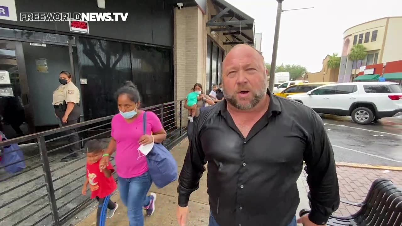 Raw Video: Reporters Confront Massive Human Smuggling Operation During Trump Border Visit Part 1