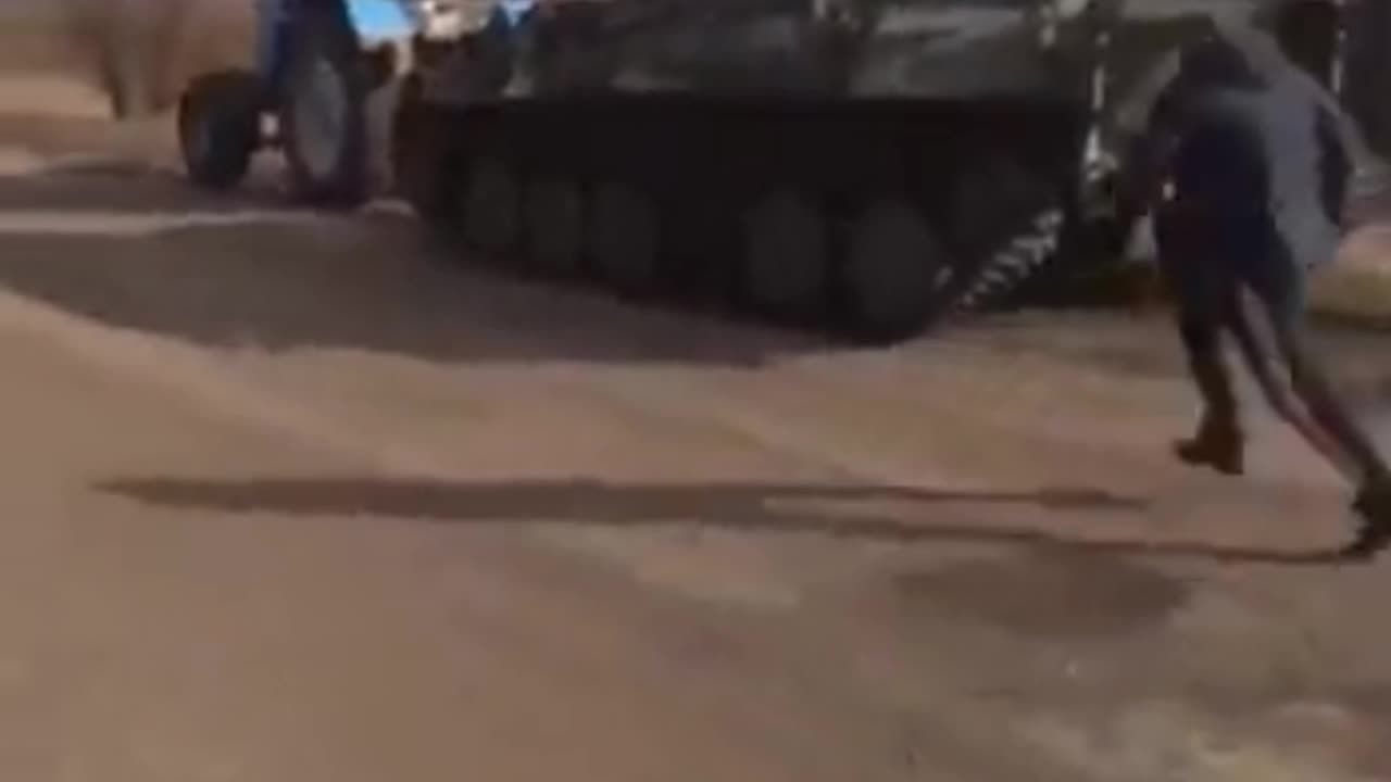 Ukraine Russia War : Ukrainian Farmers take Russia tanks and weapons vehicles