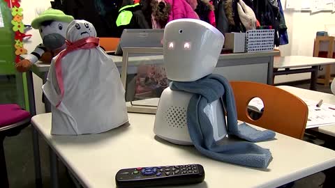 Avatar robot goes to school for ill German boy