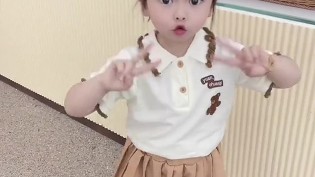 cute baby girl dance☺️☺️