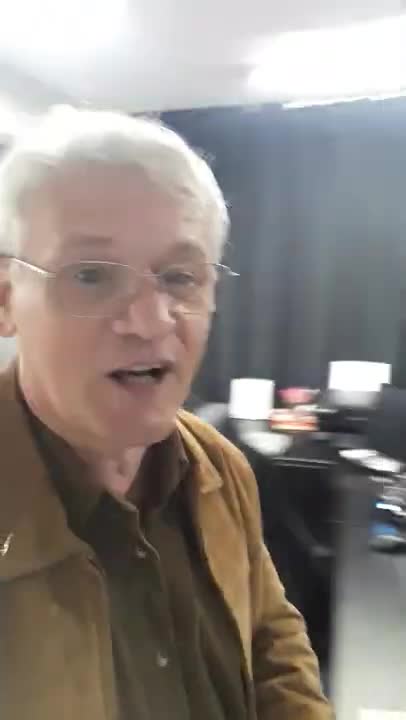 Já estou no estúdio do Fala Glauber Podcast! #shorts