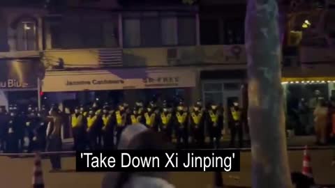 VACCINE LOCKDOWN UNREST MORPHS IN TO A FULL BLOWN RIOT: SHANGHAI, CHINA!