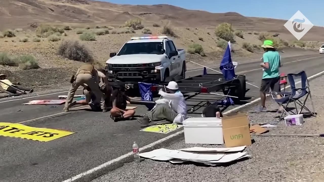 Police ram straight through climate activist blockade in Nevada