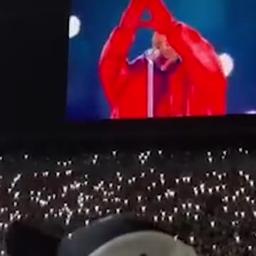Rihanna Says Hail Satan At The Superbowl Half Time Show