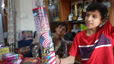 Unboxing crackers 😂 maza aaya