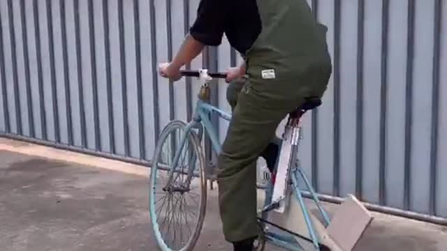 girl will take the bike😂