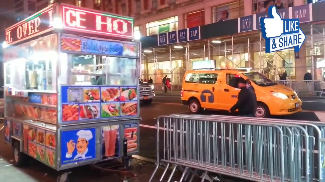 NEW YORK - Indian street food (FATHER & SON ) - Times Square