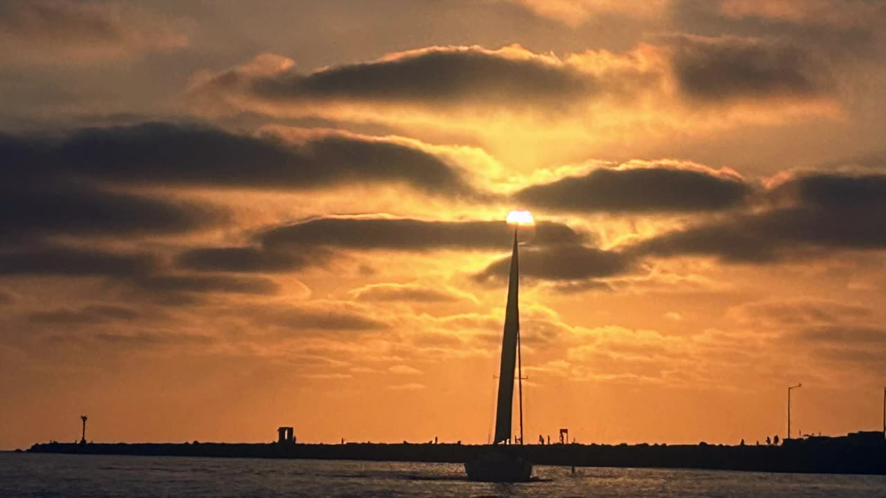 Saxophone and DJ jam - Video from Mission Bay