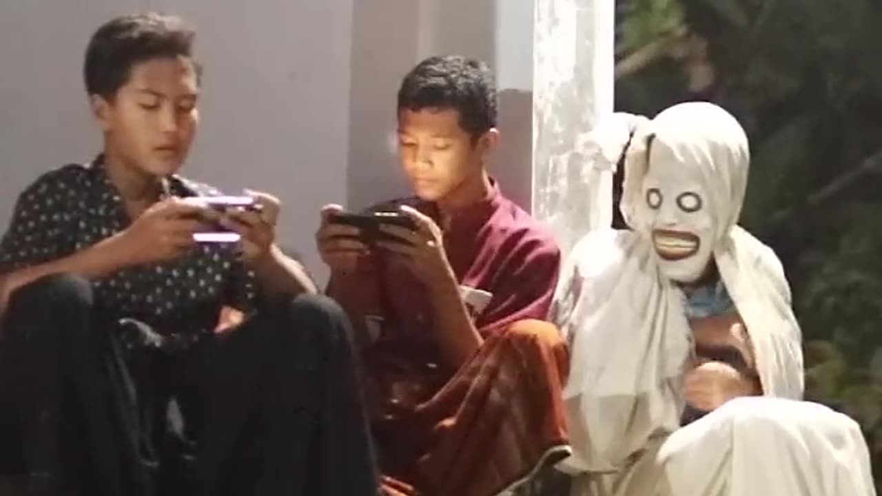 Scary ghost prank