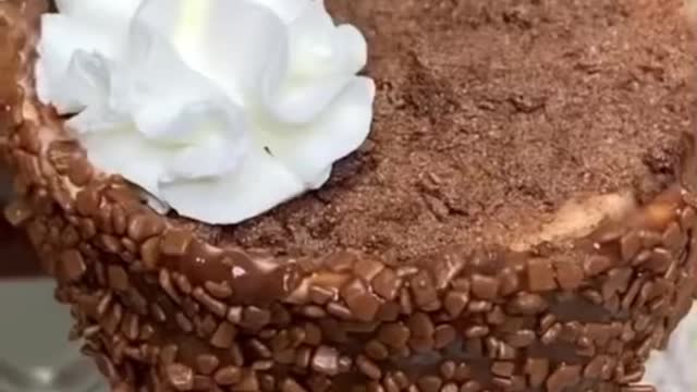 Who said ice cream can’t be art! This is AMAZING (via silviaribeirogourmetig)