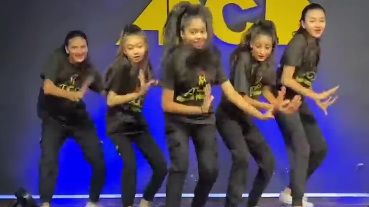 Move the dance space