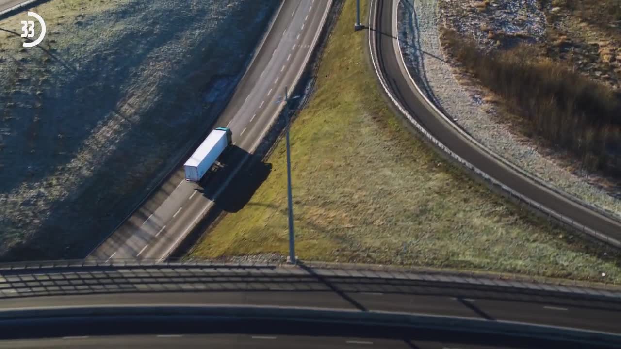 Volvo Trucks – One minute about battery-electric vehicles