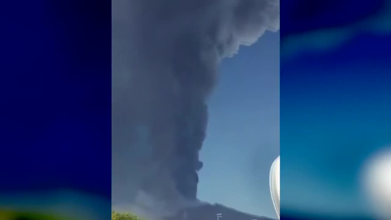 Hell on the Earth! A powerful eruption of Mount Etna covered the city in Sicily, Italy